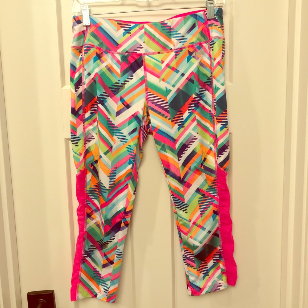 Avia geometric workout capris